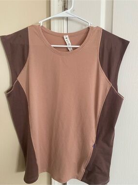 Lululemon Two-Tone Cap Sleeve Hiking Top - Taupe & Chocolate
